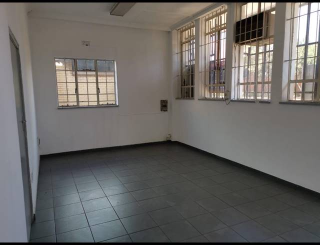 741M² WAREHOUSE TO LET IN BENROSE